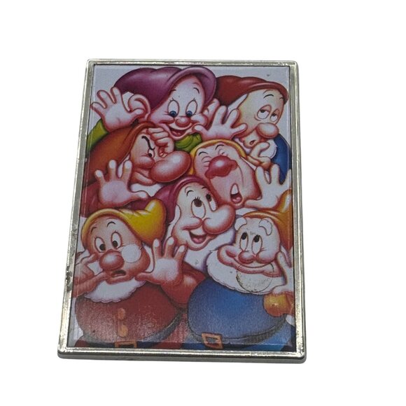 Snow White Seven Dwarfs Disney Store 2001 Collectible Pinback Metal Frame - Picture 1 of 2